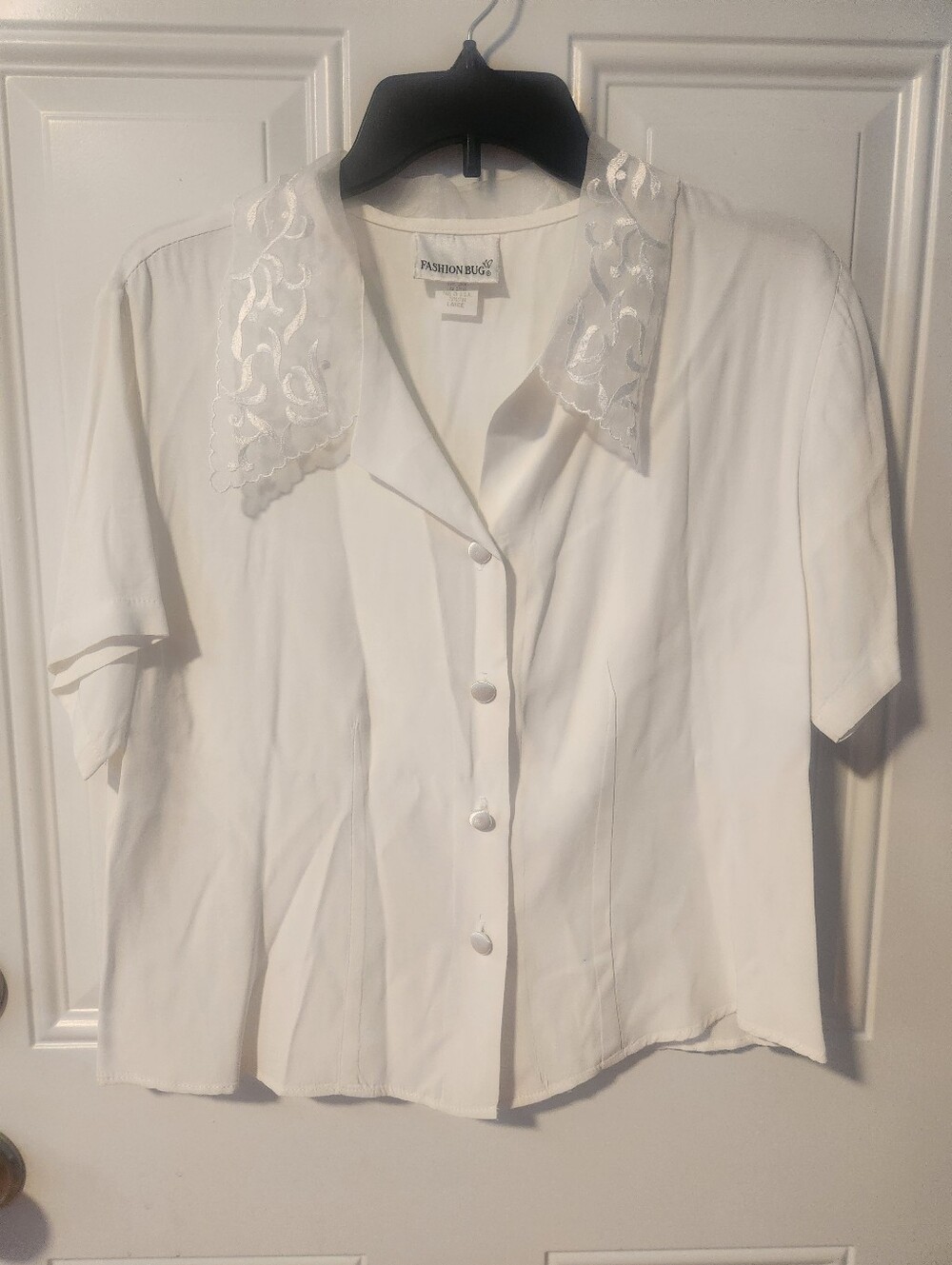 Vintage Fashion Bug Short-Sleeve Button Front Shirt with Embroidered Collar